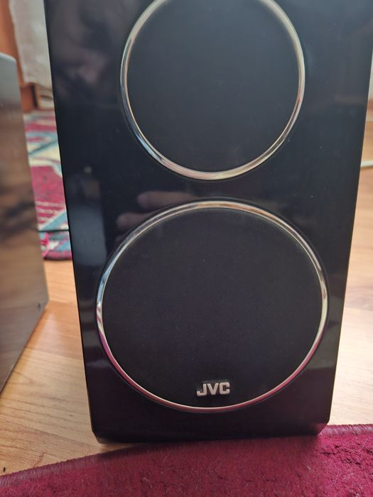 Sistem audio combina JVC