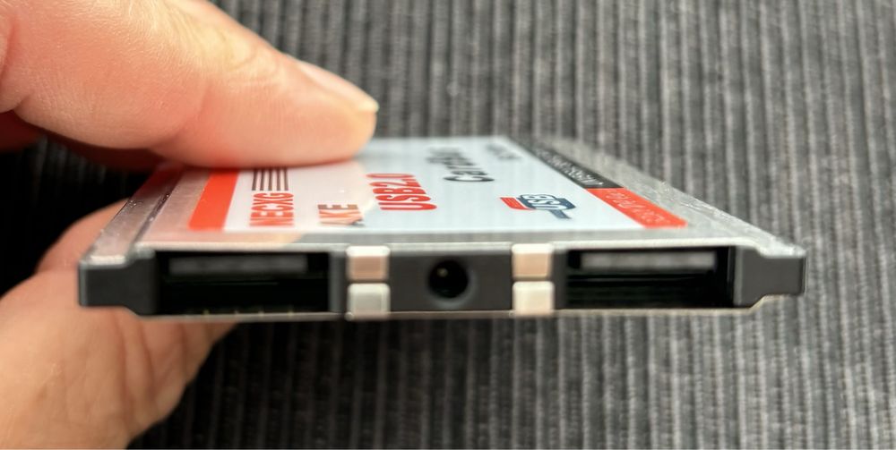 Продавам чисто нова PCMIA карта с 2хUSB + audio