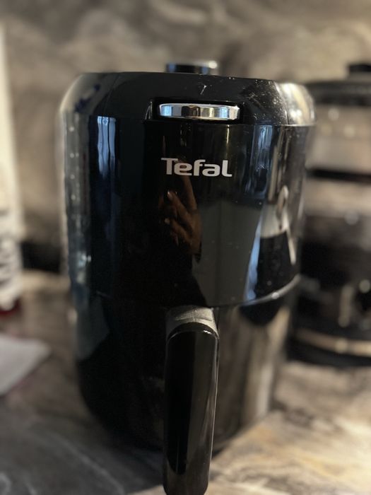 Friteuza cu aer cald Tefal