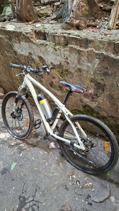 NOUĂ - Bicicletă Electrică MTB (26 inch) – Frâne pe disc, transmisie Shimano, 0 km