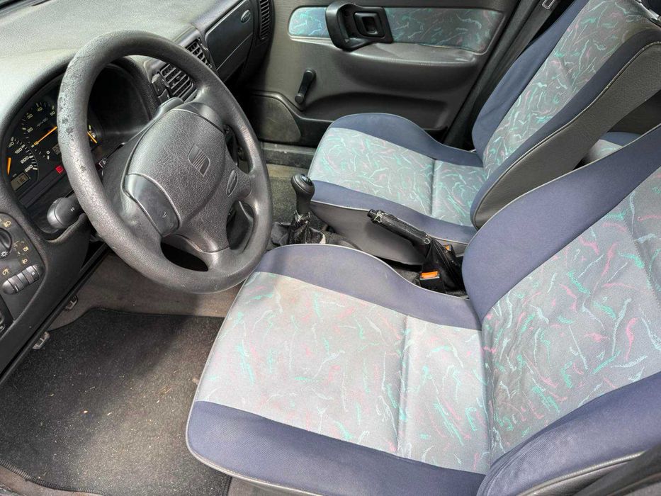 SEAT Cordoba 1,6 бензин климатик 1997