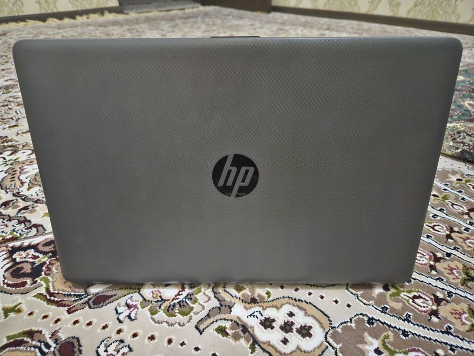 Noutbook HP srochno sotiladi