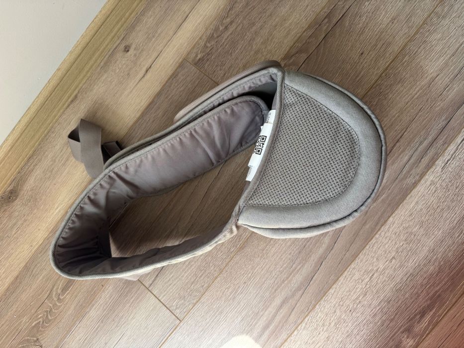 Ергономична раница за носене на бебе Chicco Hip Seat Carrier