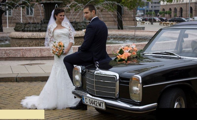 Ретро кола автомобил под наем за сватби