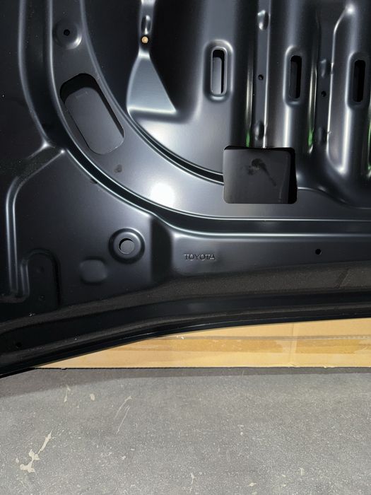 Капот на Toyota Prado 250