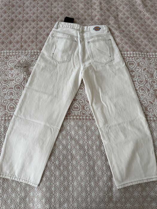 Белые джинсы Dickies