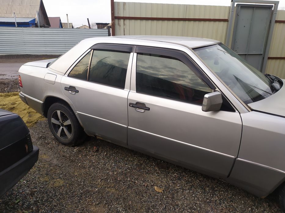 Продам Мерседес Е230