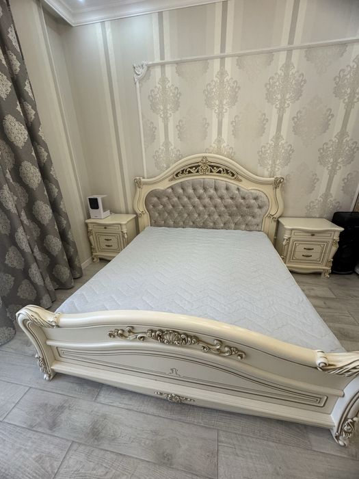 Продам спальный гарнитур