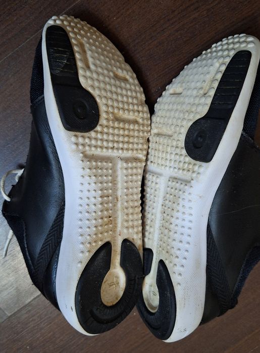 Under Armour - Спортни обувки Squad за фитнес