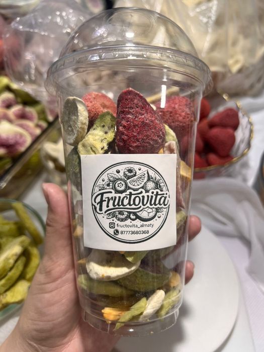 Сублимированный фрукты и мороженое