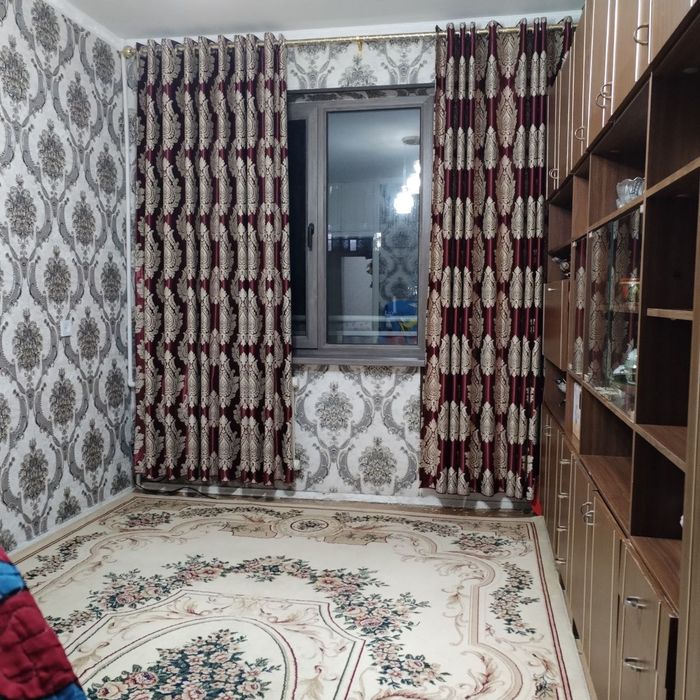 Навоий шаҳар Спутник қўрғонида жойлашган 5 қаватли уйнинг 1-йўлаги  3-