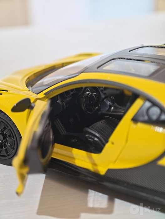 Bugatti Chiron Pur Sport 1:24 новая