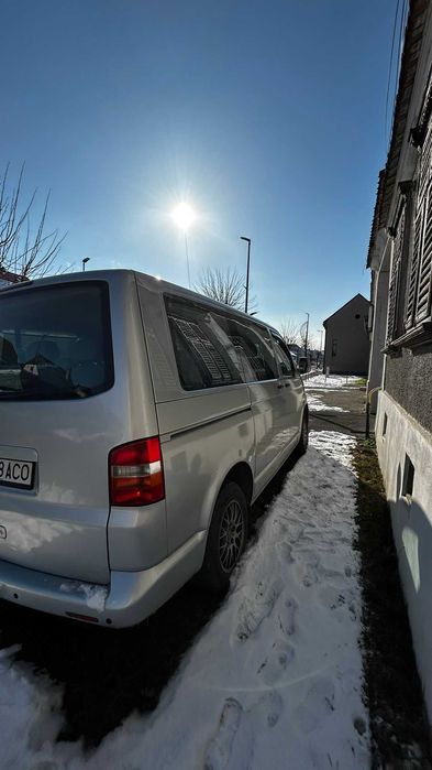 VW T5 CARAVELLE 8+1 locuri