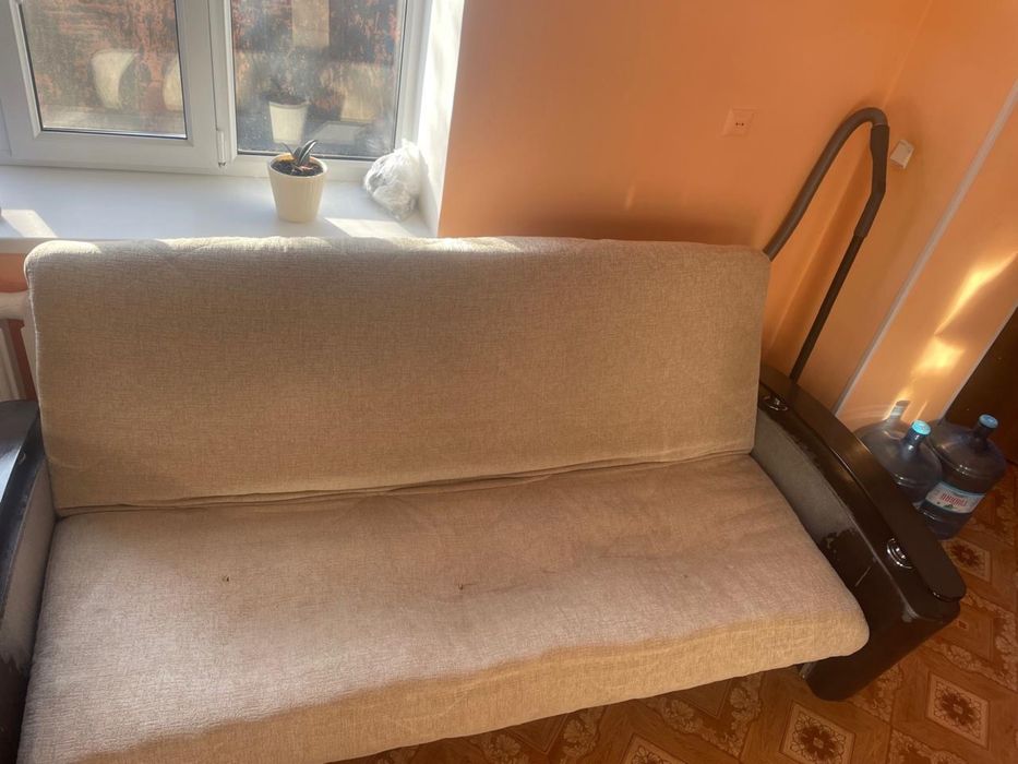 Отдам даром диван