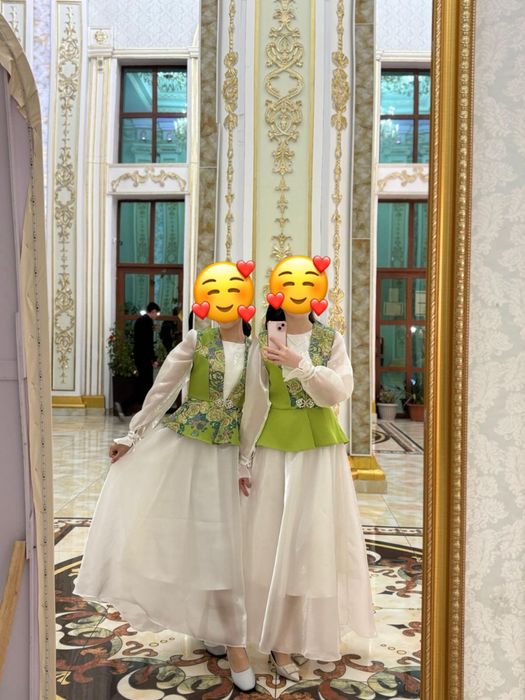 Нарядное женское платье