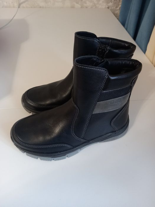 Продается обувь для мальчика