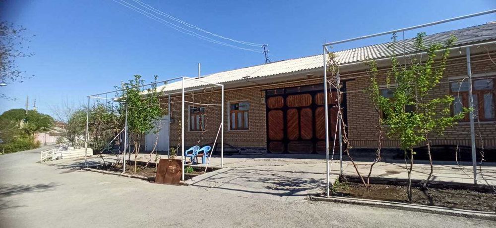 Гиждувон шахар марказида жойлашган участка сотилади