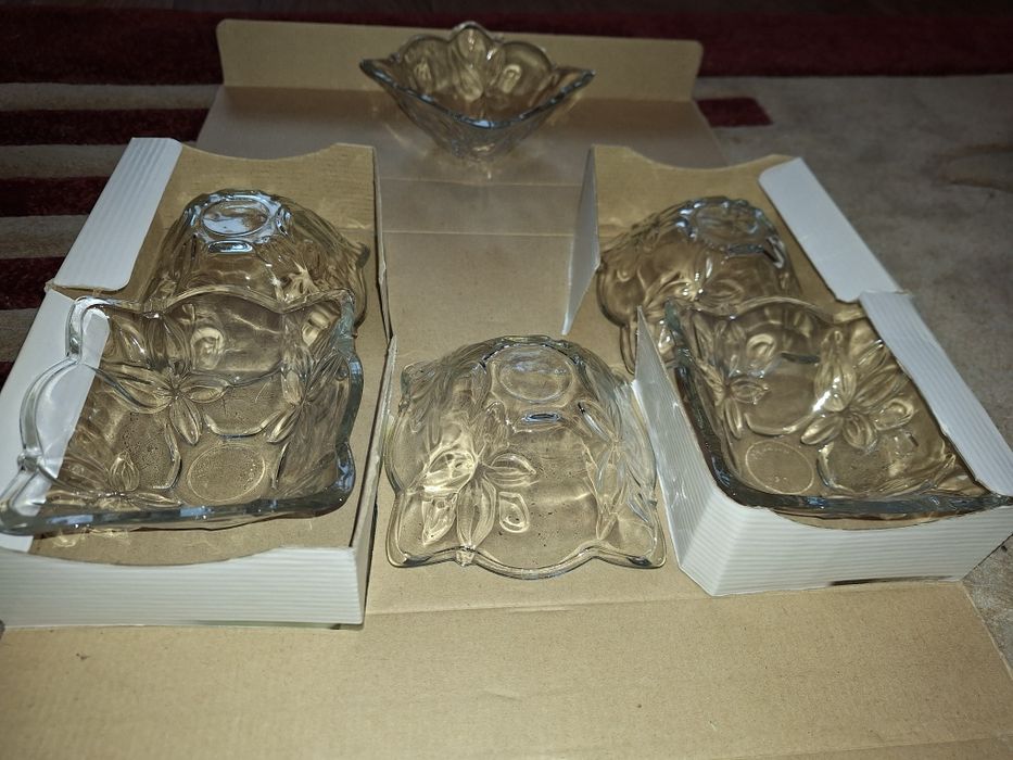 Стъклени купички за ядки, ордьоври или дресинги и сосове