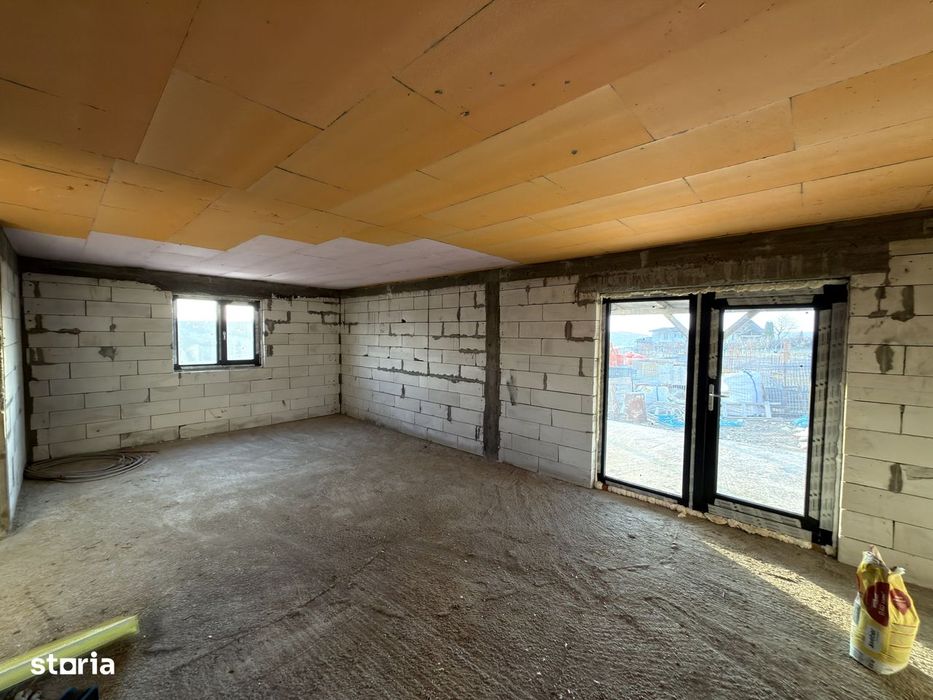 Casa noua cu etaj la Lebada