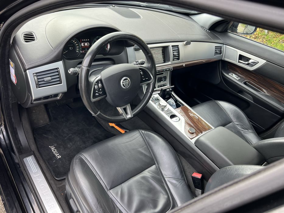 Jaguar XF 2.2 Diesel carte service ,