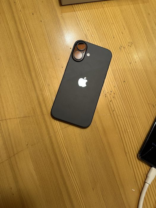 Продам Iphone 16 в идеальном состоянии