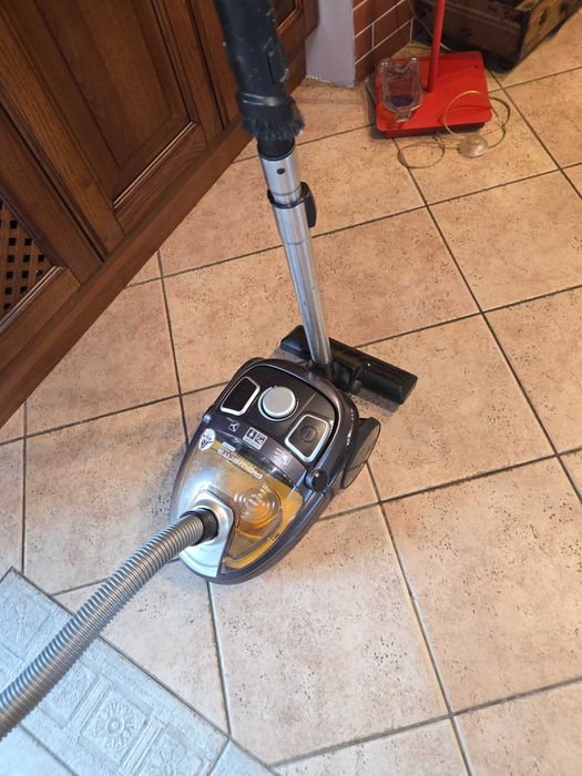 Прахосмукачка Rowenta compacted Ergo cyclonic