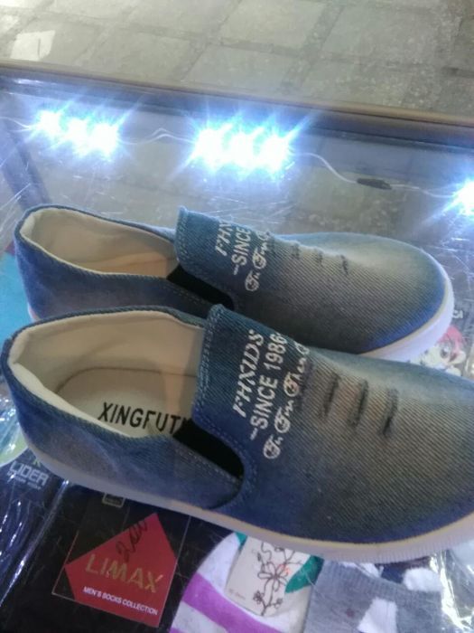 Продам макасины новые