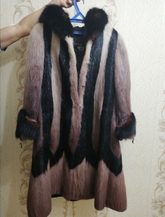 Продам женскую шубу