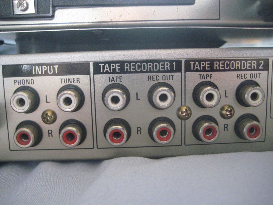 Продавам Sony TA-AX2 усилвател и ST-JX2S тунер Радио FM/MW от 1980 г.