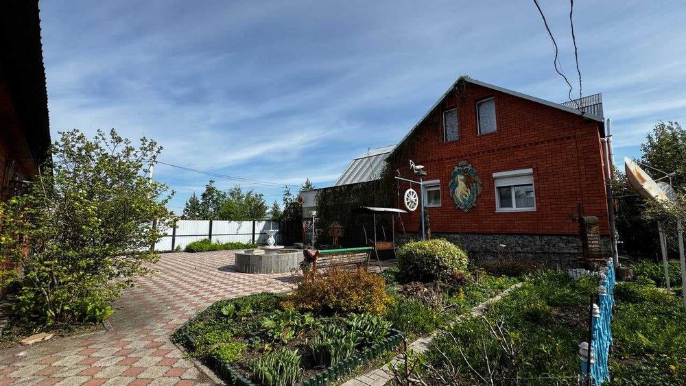 Продам Дом в Мичурино! 15 соток земли! 339 квадратов! Гараж, Баня!