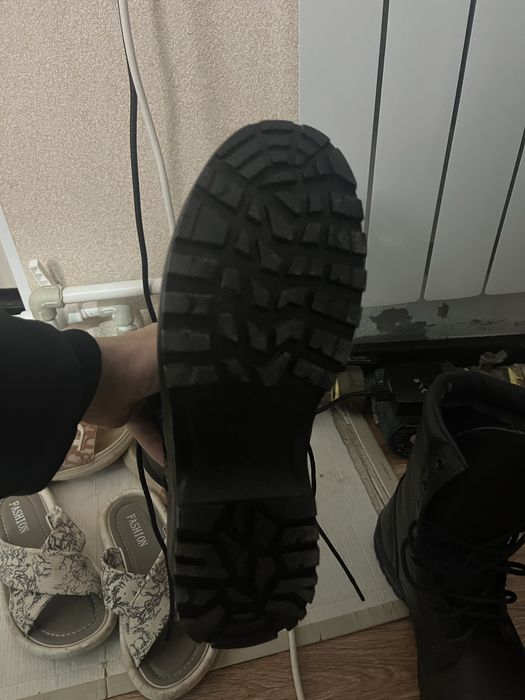 Зимный ботинка берцы новый размер—41.