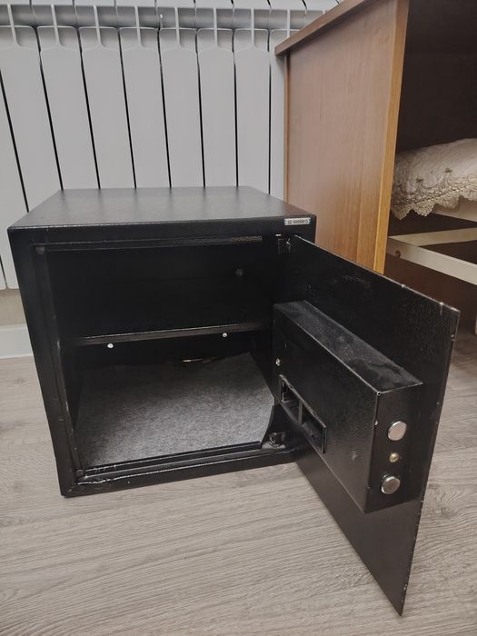 Сейф TINBO с электронным замком