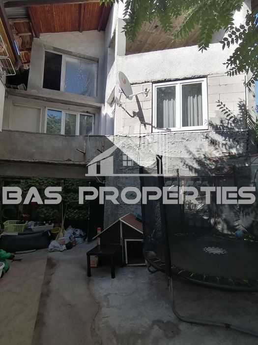 Продава се Къща в София, Център - 174 кв.м за 1265 €/кв.м - Снимка #2