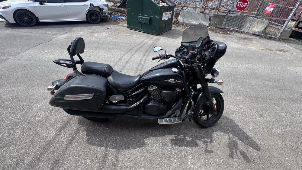 Suzuki boulevard C90