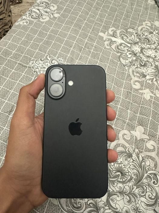 iPhone-16-Black.