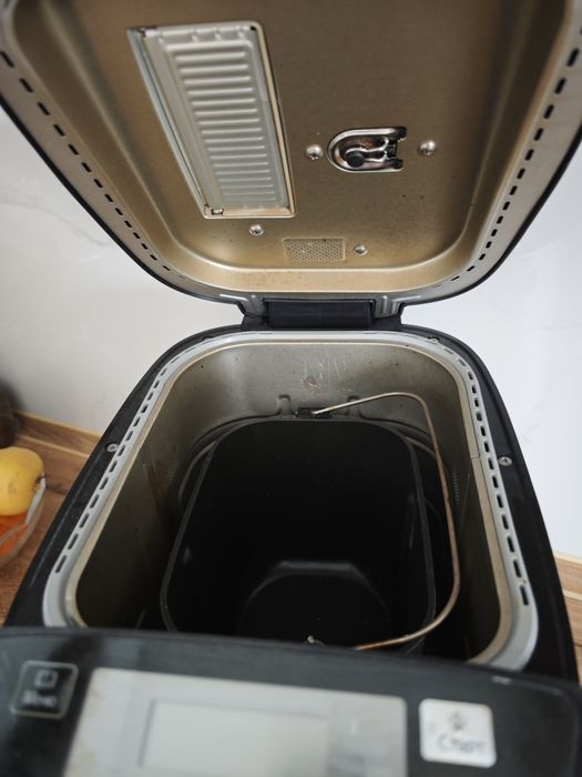 Продам хлебопечку