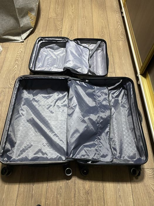 Продам комплект чемодана