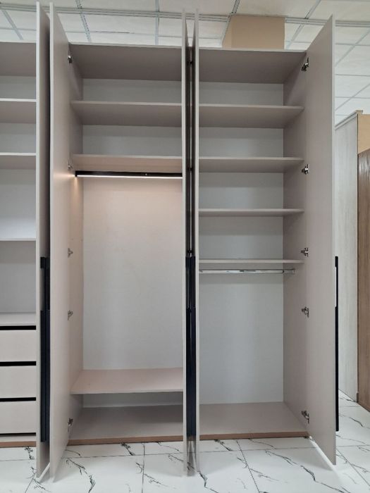 Распашной шкаф от производителя