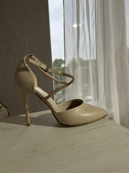 Обувки на ток