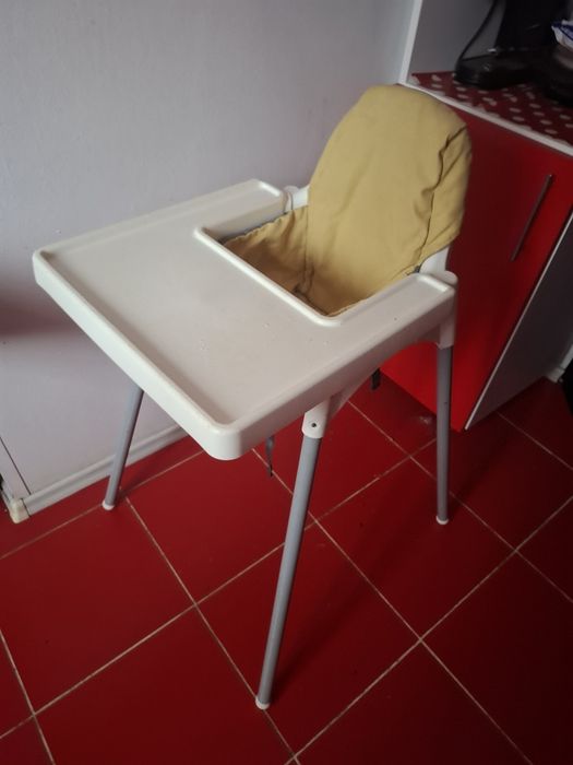 Donez scaun de masa bebe