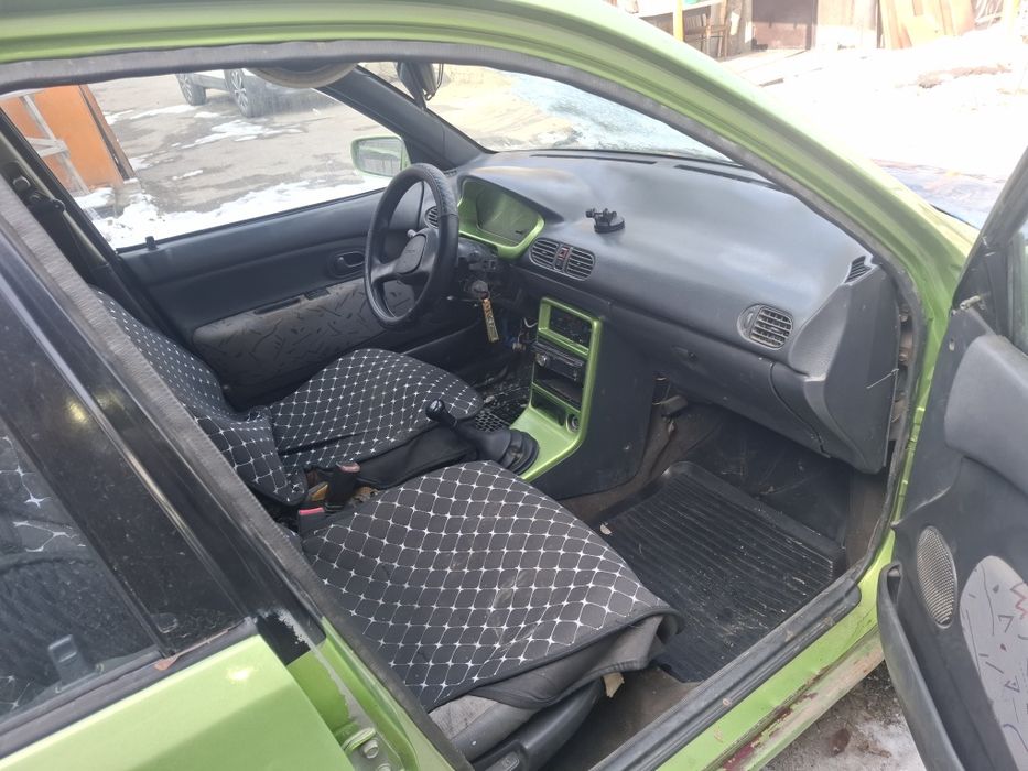 Продам  мазда  121