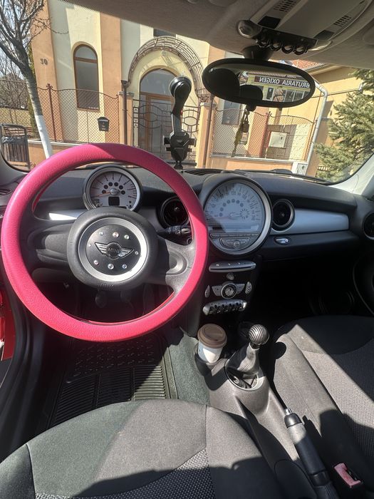 Vand Mini Cooper-N model ME31  an 2007 benzinar,95 cai ,motor 1.4