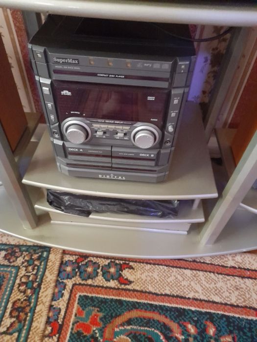 SuperMax muzikalni sentr sotiladi