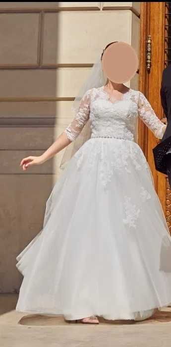 Rochie de mireasa A-line cu maneca 3 sferturi si corset