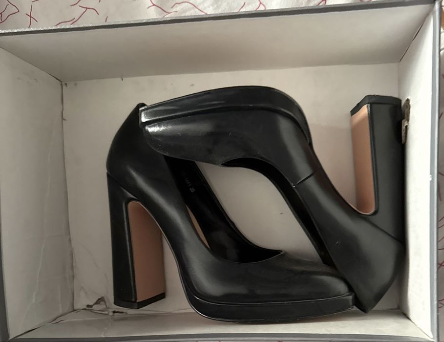 Туфли женские в коробке