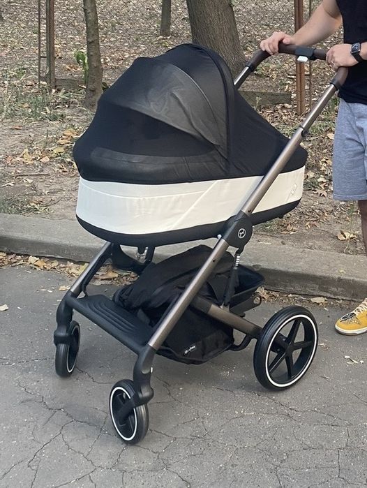 Carucior Cybex Balios S Lux (cadru, landou, scaun sport) + scoica Cybex Aton B2 + baza isofix