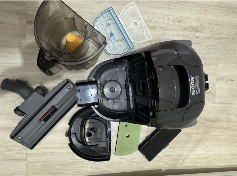 Продам пылесос LG в ртличном состоянии