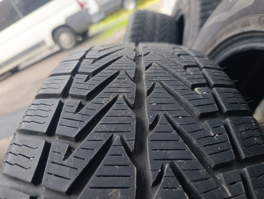 215/65R16 зимни гуми VREDESTEIN