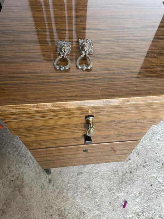 Маса за шевна машина