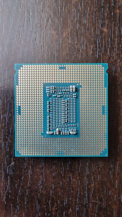 Vand componente PC: Procesor Intel  Core i5 8400, HDD Toshiba 1 TB, memorie RAM Samsung 8 GB, 2666 MHz